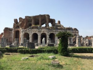 anfiteatro s.maria c.v. 300x224 Anfiteatro Campano abbandonato: Camilla Sgambato (Pd) chiede lintervento del ministro Franceschini