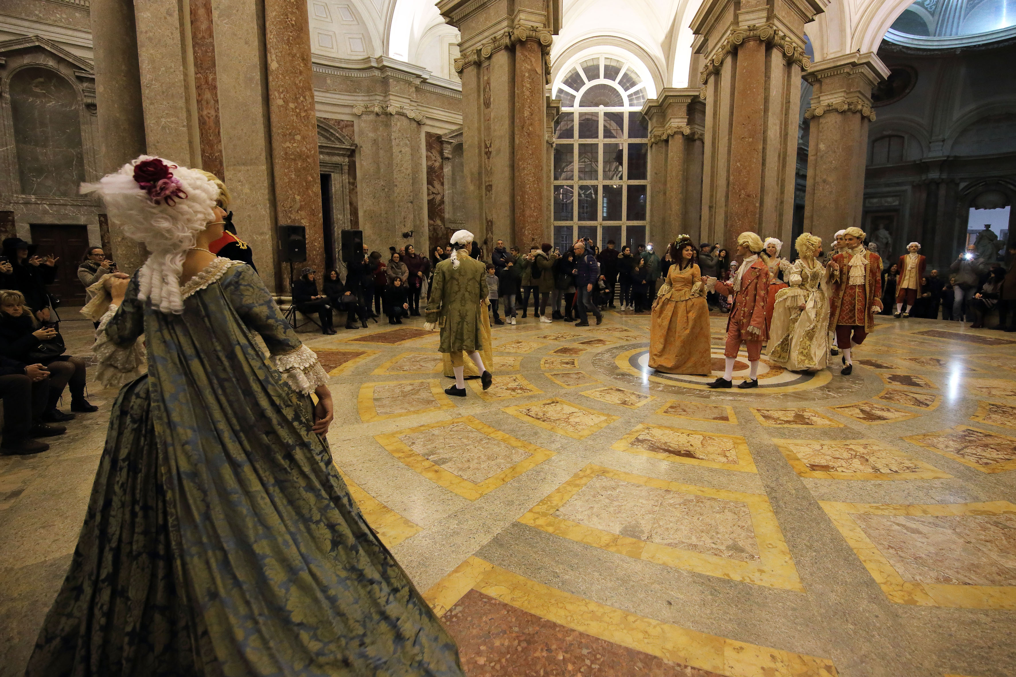 LE ACQUE DELLA REGGIA REGGIA 1431 “NATALE ALLA REGGIA”: LA PRIMA DELLO SPETTACOLO “LE ACQUE DELLA REGGIA”. LA FOTOGALLERY DI APPIA POLIS