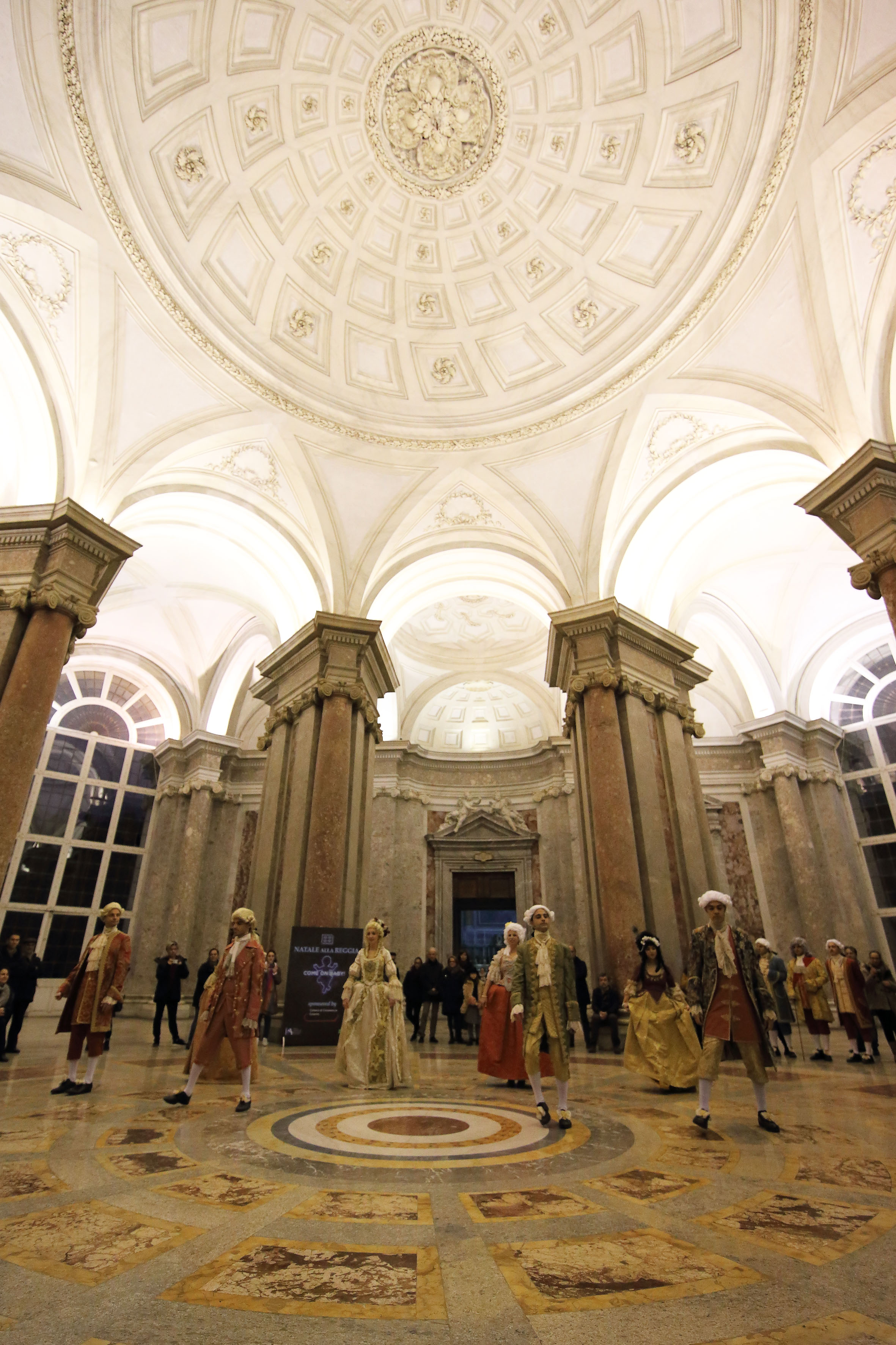 LE ACQUE DELLA REGGIA REGGIA 1436 “NATALE ALLA REGGIA”: LA PRIMA DELLO SPETTACOLO “LE ACQUE DELLA REGGIA”. LA FOTOGALLERY DI APPIA POLIS