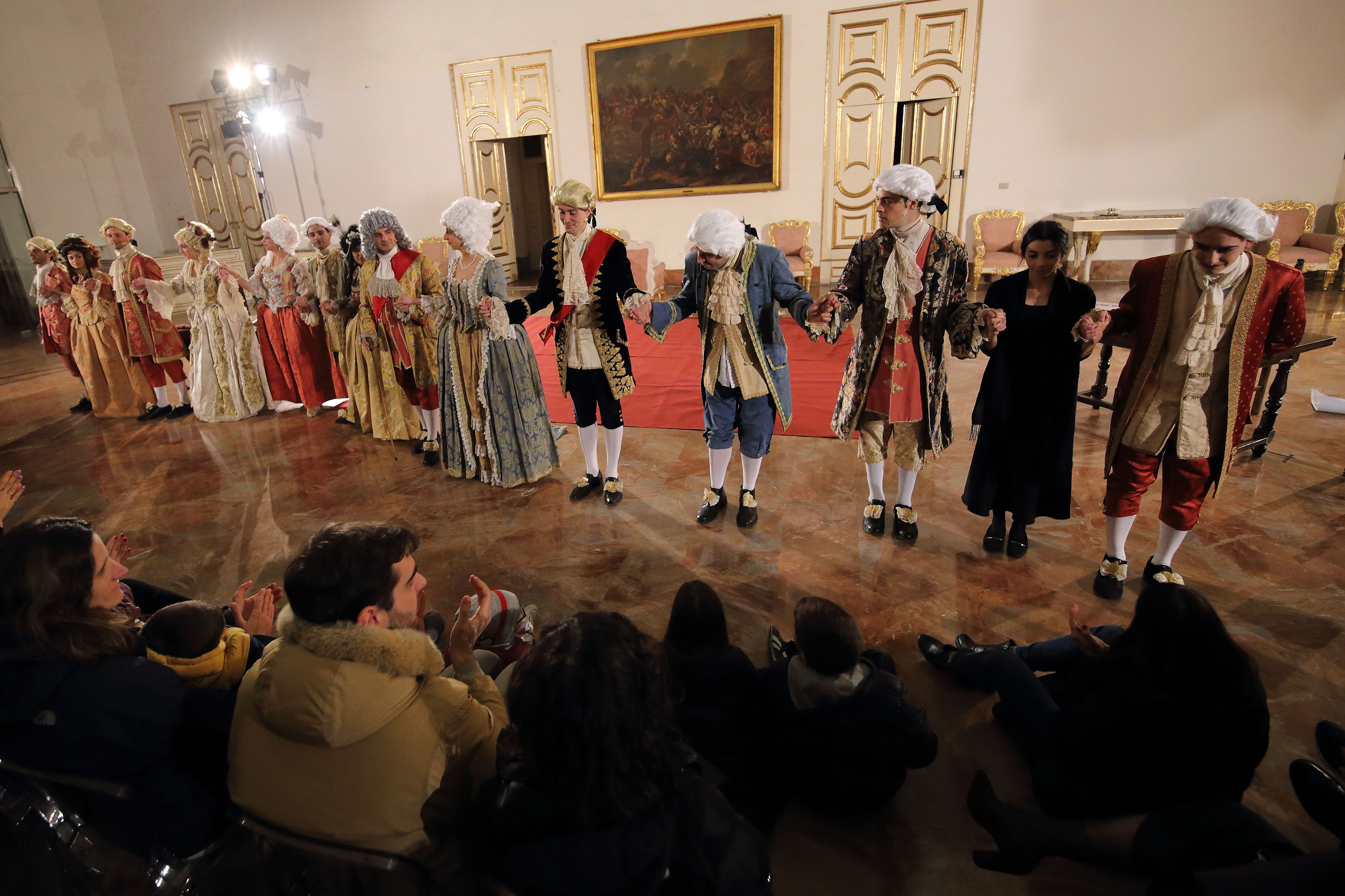 LE ACQUE DELLA REGGIA REGGIA 1489 “NATALE ALLA REGGIA”: LA PRIMA DELLO SPETTACOLO “LE ACQUE DELLA REGGIA”. LA FOTOGALLERY DI APPIA POLIS