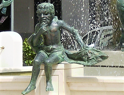 statua capua CAPUA: RECUPERATA LA STATUA DELLA FONTANA DI PIAZZA MEDAGLIE DORO, ARRESTATO IL LADRO