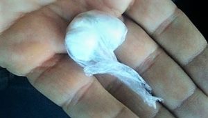 Cocaina SPACCIO dose 300x171 COCAINA E CRACK IN CASA, MANETTE PER UOMO DI MONDRAGONE