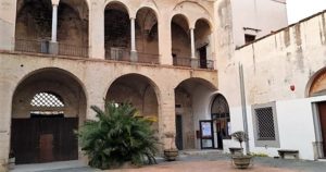 PALAZZO DUCALE Sanchez de Luna SantArpino 300x158 SANTARPINO, I CONSIGLIERI: DISPARITA MISURE PER BIMBI SCUOLA PUBBLICA E PRIVATA