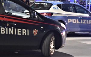 polizia carabìnieri fg 300x187 TRASPORTO FRAUDOLENTO DI VALORI, DENUNCIATI IN 4