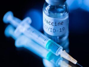 vaccino covid 300x225 LE RIFLESSIONI DEL CNDDU SUI VACCINI AL PERSONALE SCOLASTICO