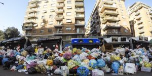 rifiuti roma 13 1 300x150 Monnezza 2.0, la gestione dei rifiuti in chiave digitale