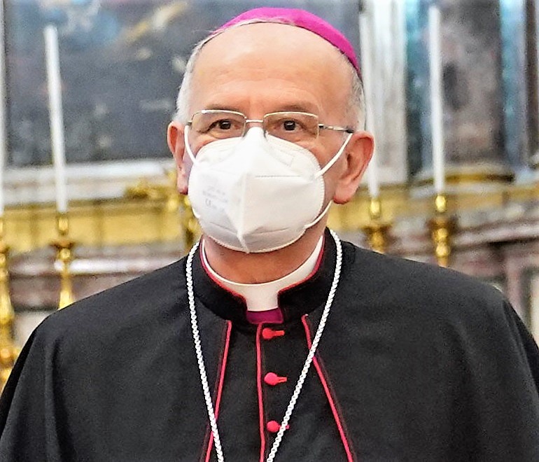 vescovo spinillo mascherina 3 MONS. SPINILLO POSITIVO AL COVID, BUONE LE CONDIZIONI DI SALUTE