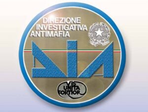 Logo della Direzione Investigativa Antimafia 300x228 AVELLINO, SEQUESTRO A DUE FRATELLI VICINI AL NUOVO CLAN PARTENIO PER CIRCA 10 MILIONI