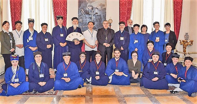 Cardinale Sepe e delegazioni taoiste CONGRESSO TAOISTA INTERNAZIONALE A CASERTA