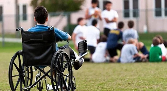 servizi per studenti disabili si parte lunedi SETTEMBRE RIAPRONO LE SCUOLE, MA LA CONTINUITA RESTA UNA CHIMERA...