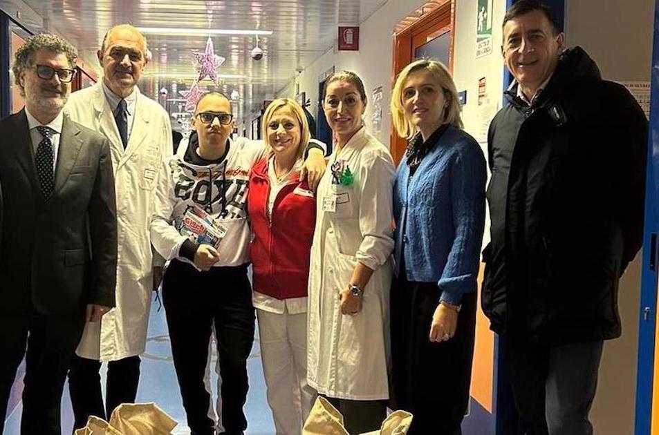 %name Solidarietà per la festa dell’Epifania: la fondazione Aidr dona i giocattoli ai bambini dell’ospedale Gemelli di Roma