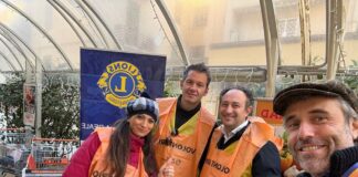 COLLETTA ALIMENTARE, IL LIONS CLUB RACCOGLIE 30 SCATOLONI